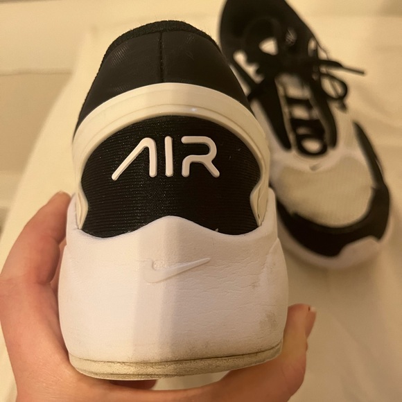 Nike Air Max Bolt. Black and White. Size 9. - Picture 9 of 11